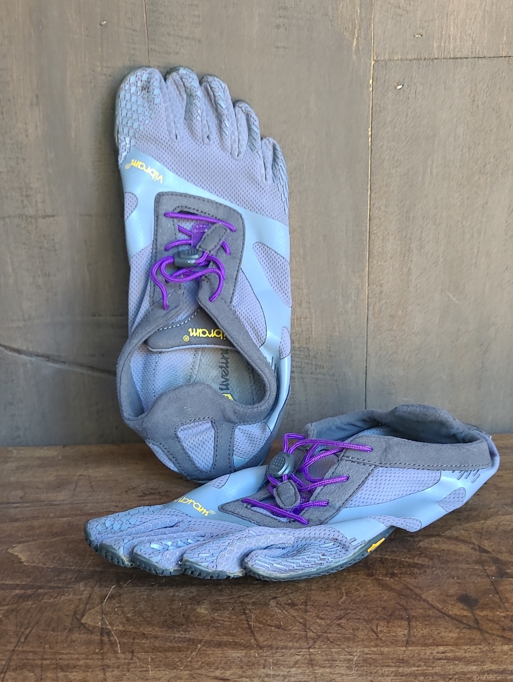 EUC Vibram FiveFIngers KSO EVO Shoe Women's sz 8.5-9 Grey/Purple Barefoot Shoes